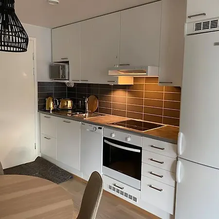 Beautiful - Own Parking Space Included Apartment *